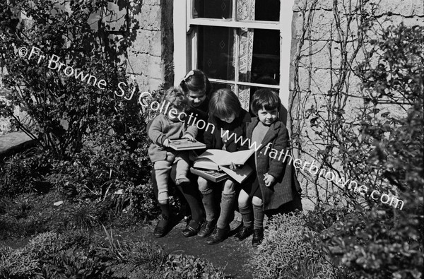 CHILDREN READING